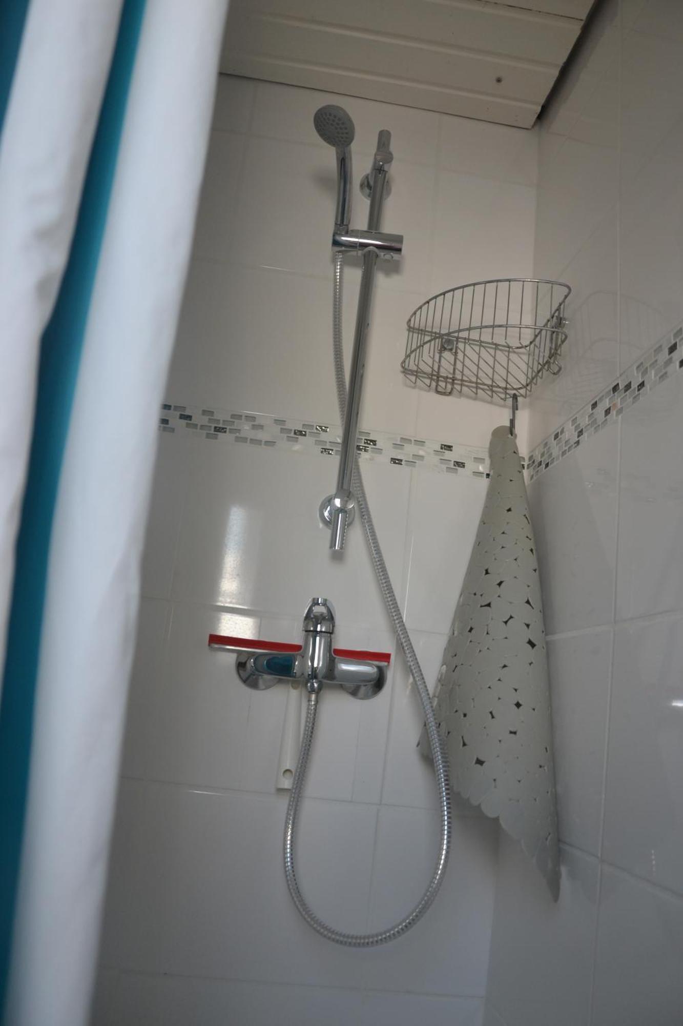 Dg-Zimmer Keulen Buitenkant foto